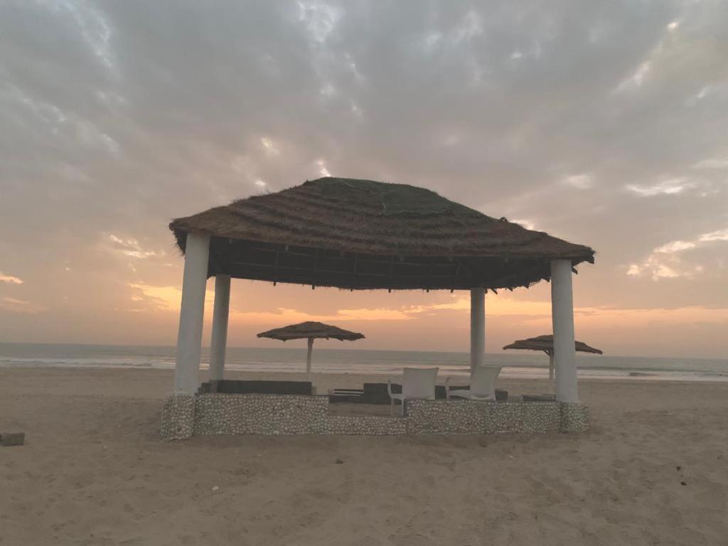 Bosofet Beach And Creek Lodge Sanyang Bagian luar foto