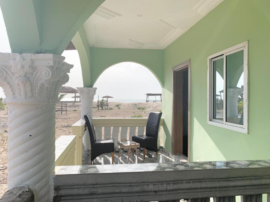 Bosofet Beach And Creek Lodge Sanyang Bagian luar foto