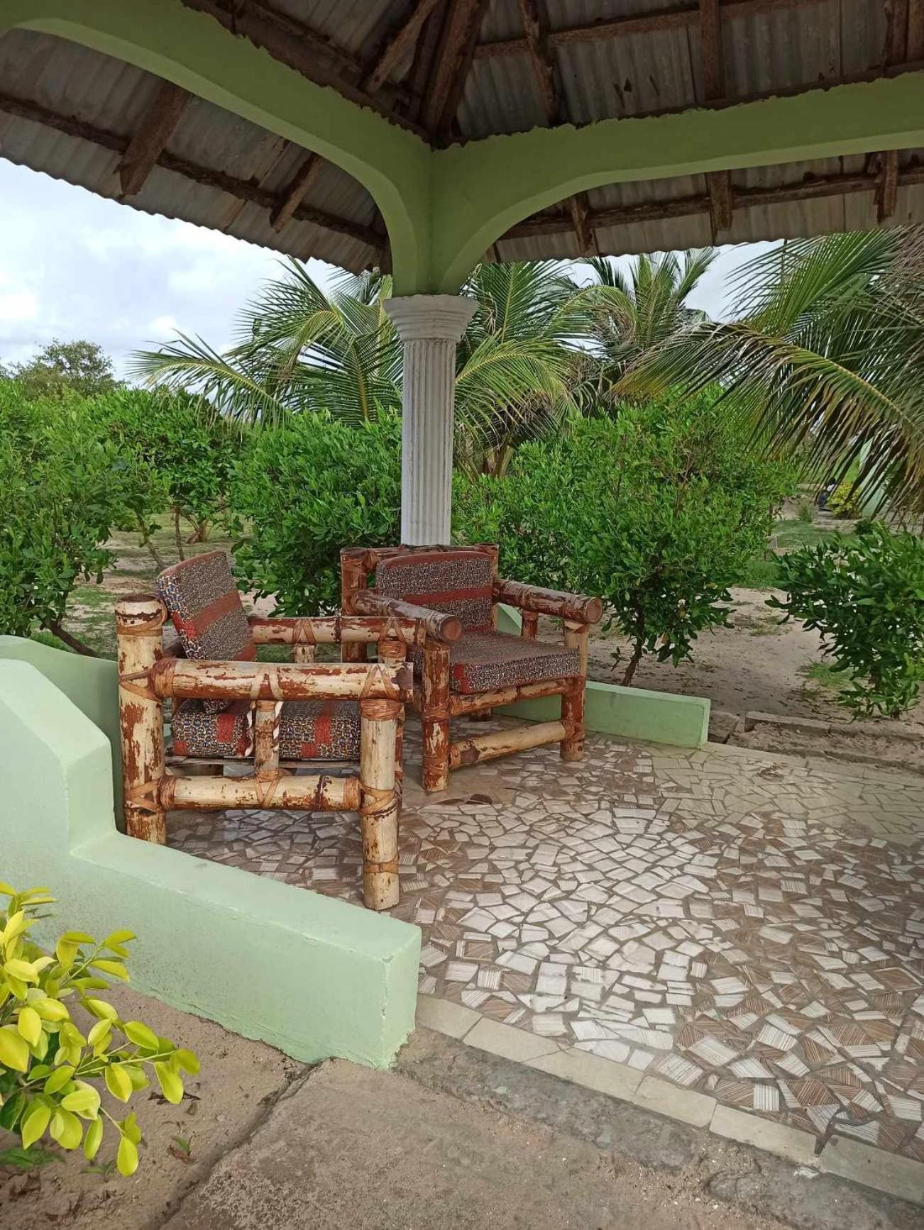 Bosofet Beach And Creek Lodge Sanyang Bagian luar foto