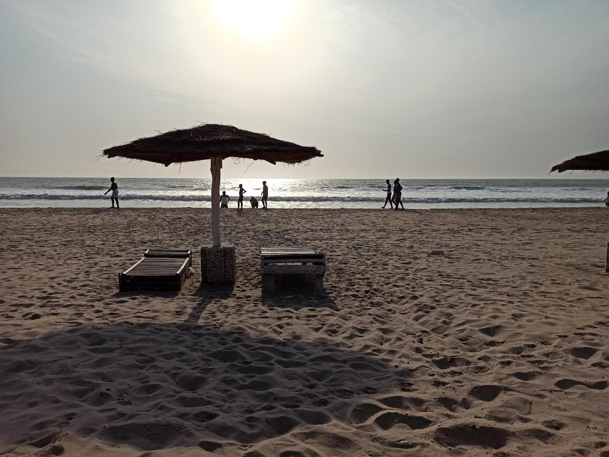 Bosofet Beach And Creek Lodge Sanyang Bagian luar foto