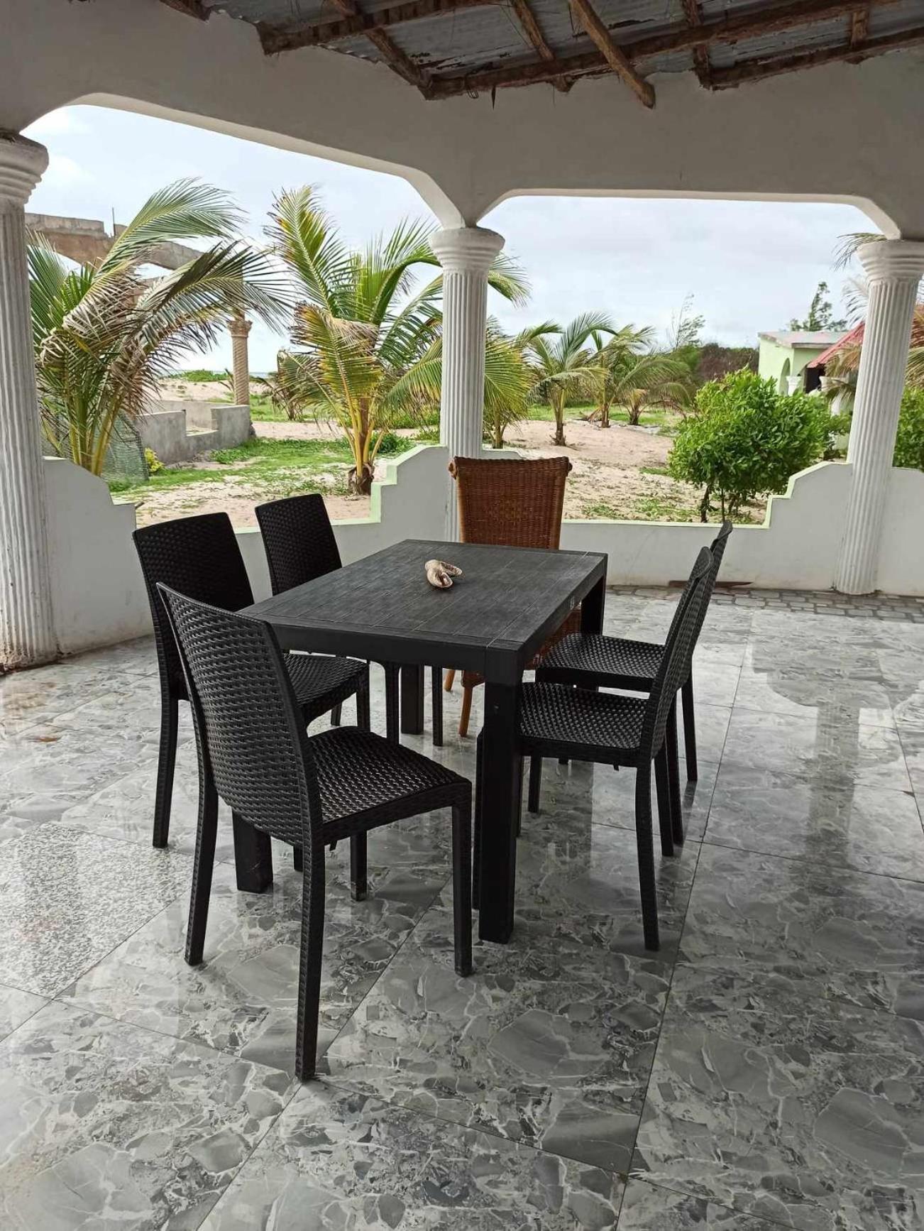 Bosofet Beach And Creek Lodge Sanyang Bagian luar foto